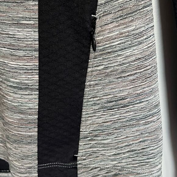 *$2/30* Athleta 1/4 zip quilted pullover in gray/purple heather with black trim - Picture 6 of 8